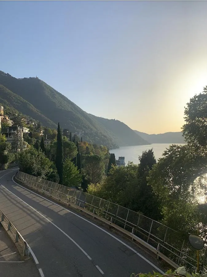 Casa Giulietta Caronti With View Of Lake Como بْليفيو
